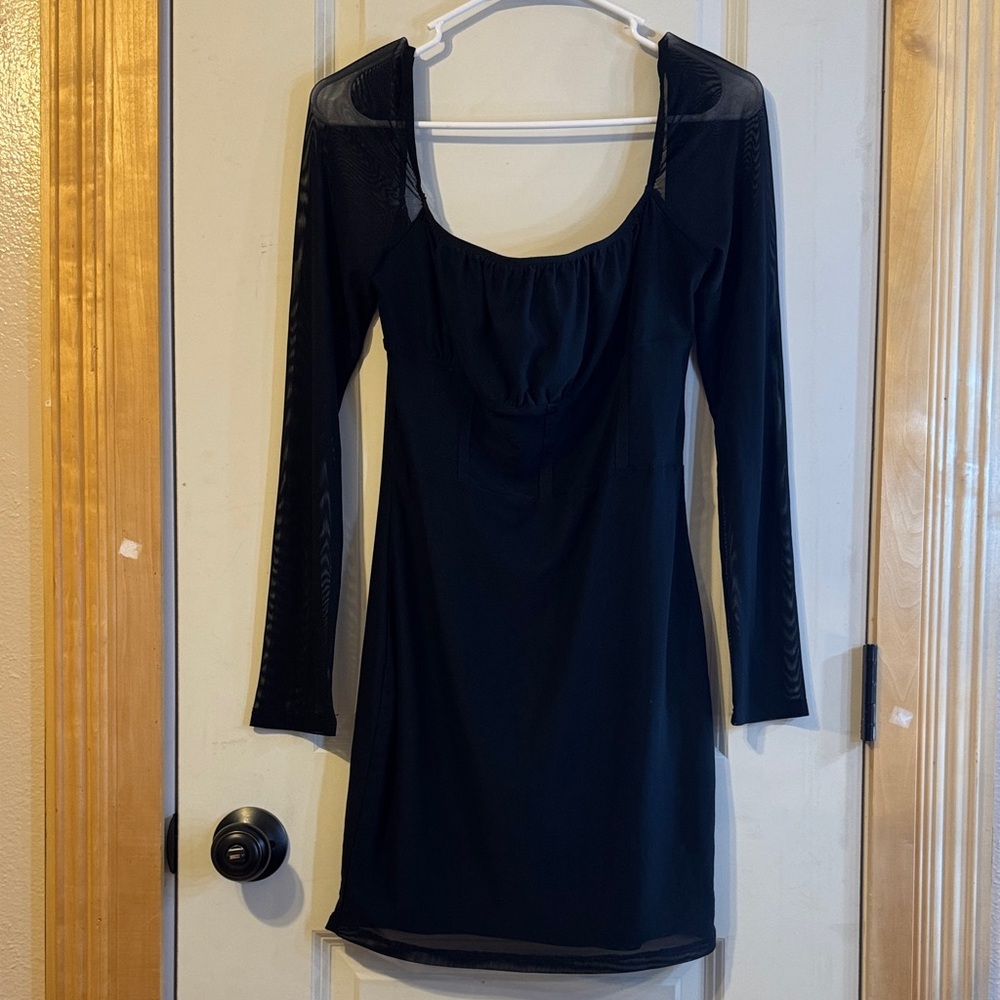 Elegant Black Long Sleeve Dress